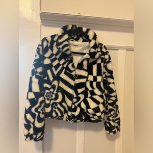 Black/white patterned jacket